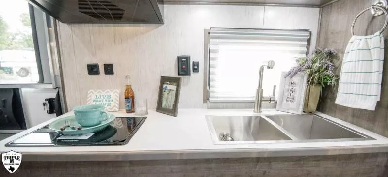 new Horse Trailers Sundowner Trailers  for sale, in Willspoint, TX Thumbnail 7