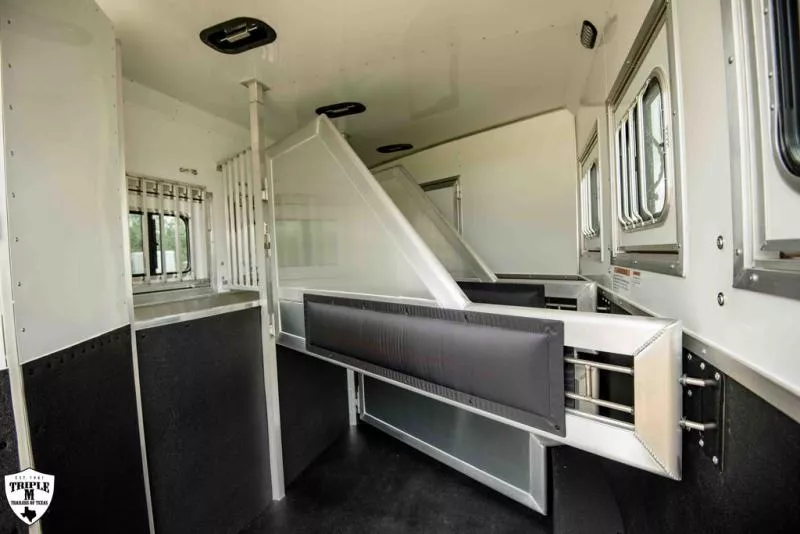 new Horse Trailers Lakota  for sale, in Willspoint, TX Thumbnail 2