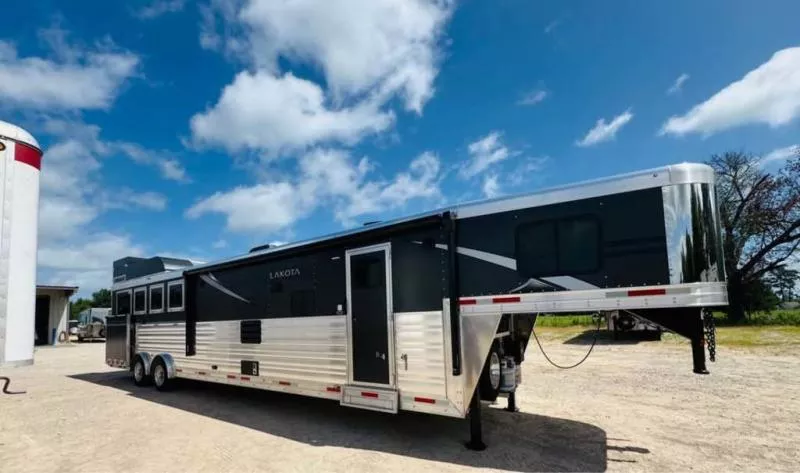 new Horse Trailers Lakota  for sale, in Willspoint, TX Thumbnail 3