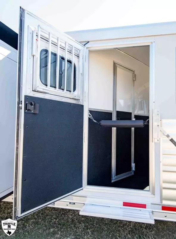 new Horse Trailers Lakota  for sale, in Willspoint, TX Thumbnail 4