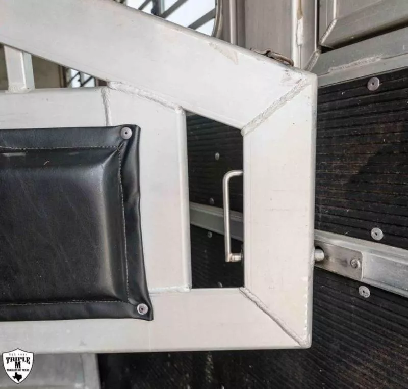 used Horse Trailers Elite Trailers  for sale, in Willspoint, TX Thumbnail 11