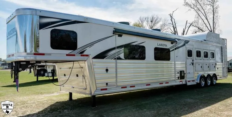 new Horse Trailers Lakota  for sale, in Willspoint, TX Thumbnail 3