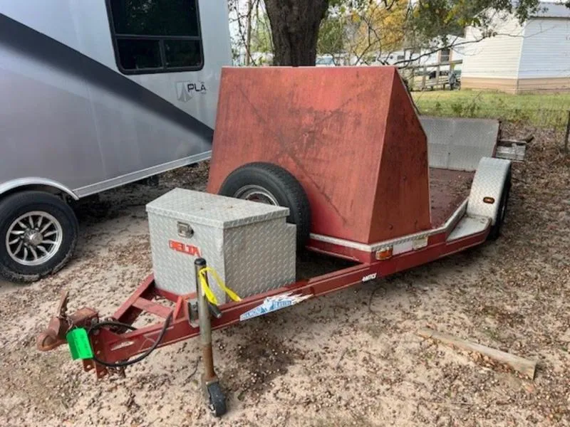 2008 Circle C 4MTL Horse Trailer