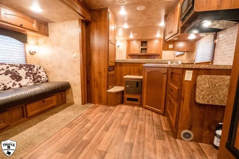 used Horse Trailers Lakota  for sale, in Willspoint, TX Thumbnail 12