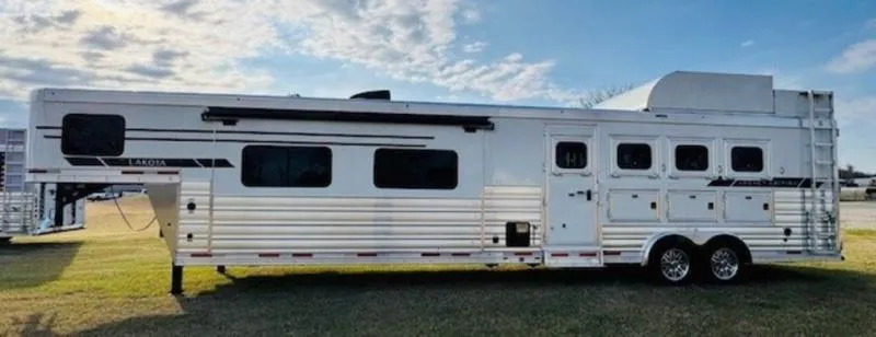 new Horse Trailers Lakota  for sale, in Willspoint, TX Thumbnail 2