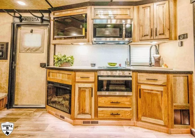 new Horse Trailers Lakota  for sale, in Willspoint, TX Thumbnail 13