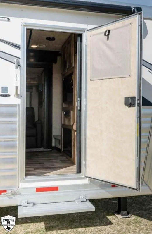 new Horse Trailers Lakota  for sale, in Willspoint, TX Thumbnail 15