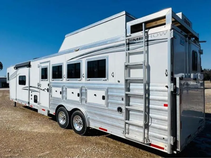 used Horse Trailers Merhow Trailers  for sale, in Willspoint, TX Thumbnail 2