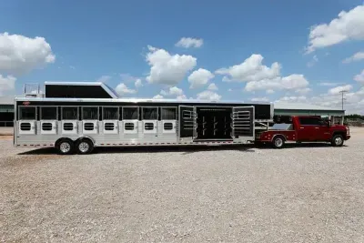 2026 Hart Trailers TRADITION Horse Trailer