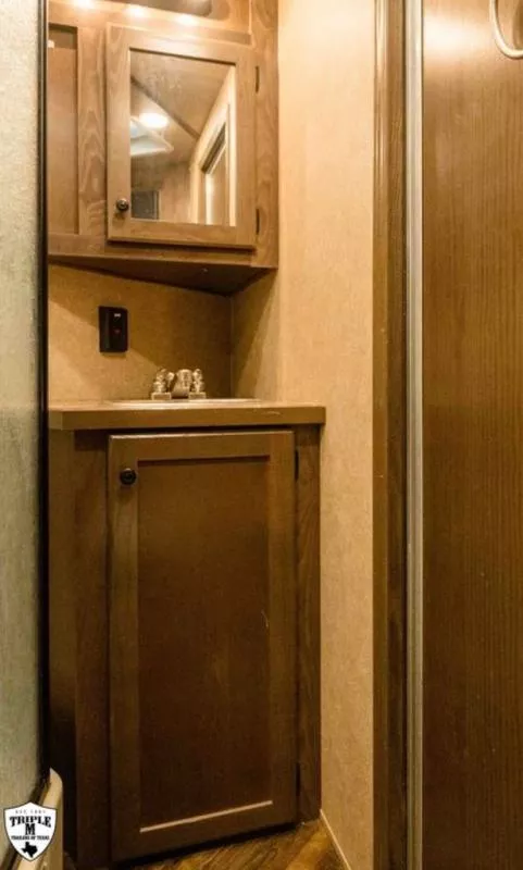 used Horse Trailers Lakota  for sale, in Willspoint, TX Thumbnail 26