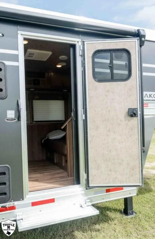 new Horse Trailers Lakota  for sale, in Willspoint, TX Thumbnail 13