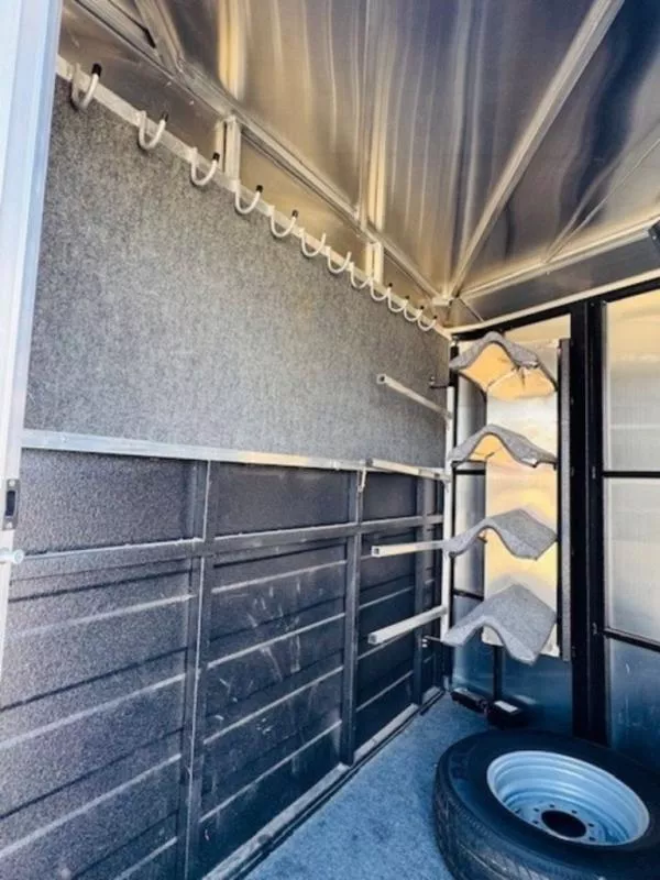 used Horse Trailers Logan Coach  for sale, in Willspoint, TX Thumbnail 5