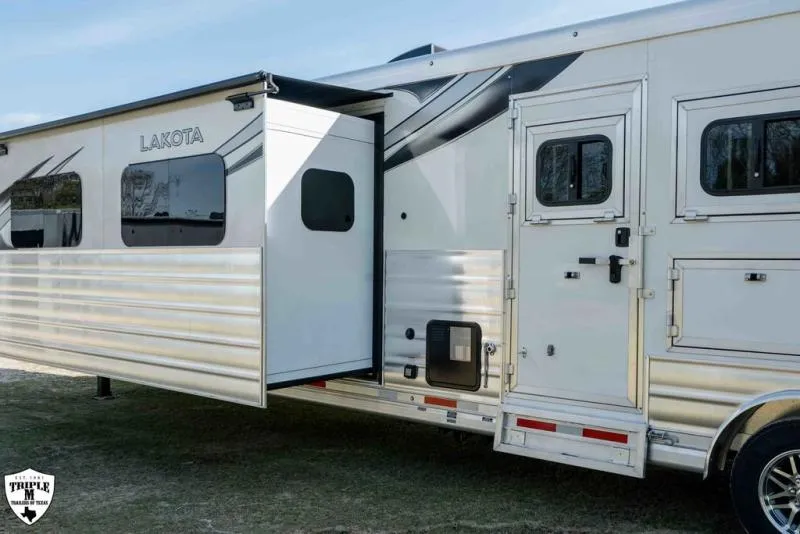 new Horse Trailers Lakota  for sale, in Willspoint, TX Thumbnail 5