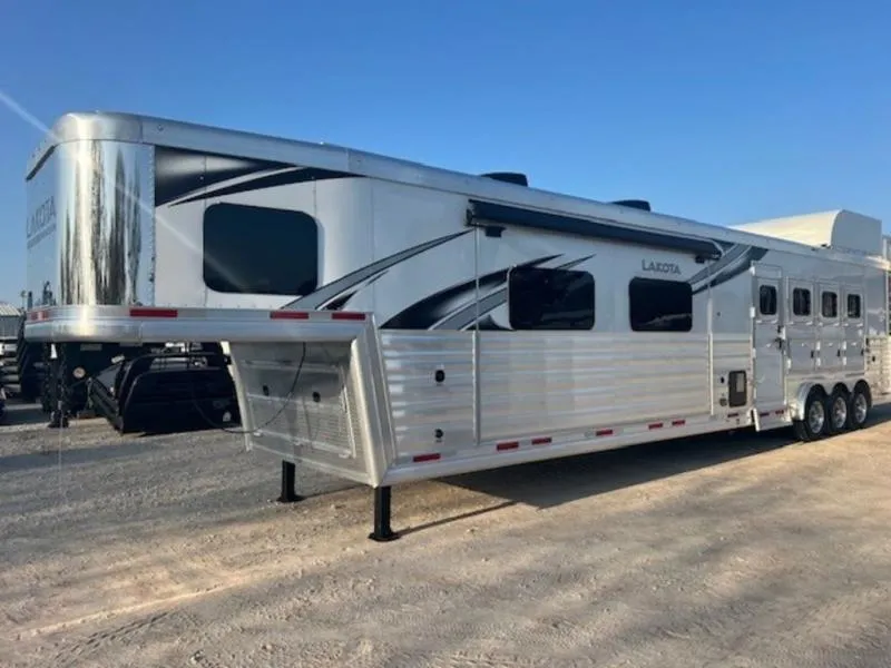 2026 Lakota BIGHORN Horse Trailer