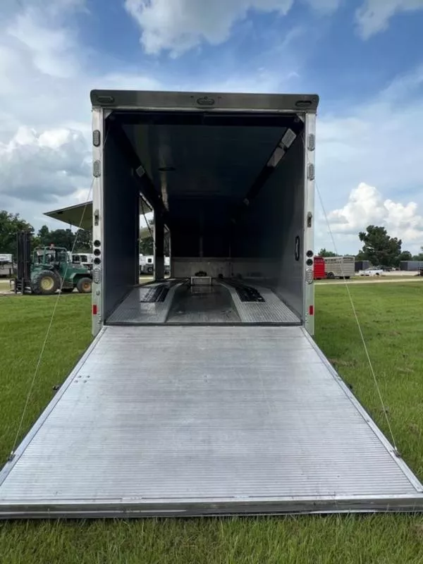 used Horse Trailers Sundowner Trailers  for sale, in Willspoint, TX Thumbnail 8