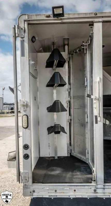 used Horse Trailers Lakota  for sale, in Willspoint, TX Thumbnail 24