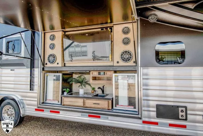 new Horse Trailers Lakota  for sale, in Willspoint, TX Thumbnail 3