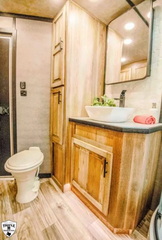 new Horse Trailers Lakota  for sale, in Willspoint, TX Thumbnail 20