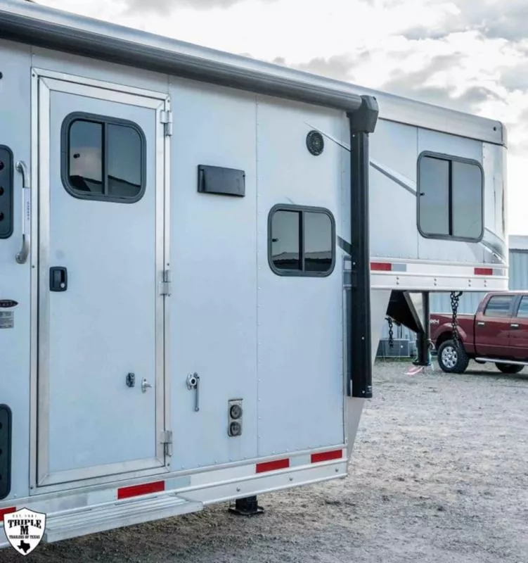 used Horse Trailers Lakota  for sale, in Willspoint, TX Thumbnail 14