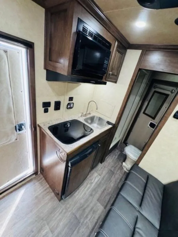 new Horse Trailers Sundowner Trailers  for sale, in Willspoint, TX Thumbnail 4