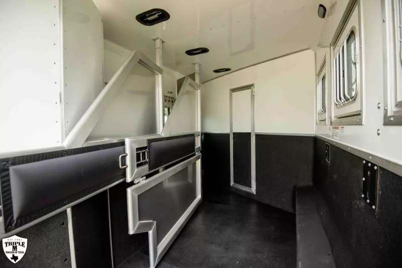 new Horse Trailers Lakota  for sale, in Willspoint, TX Thumbnail 3
