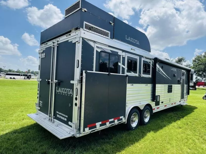 used Horse Trailers Lakota  for sale, in Willspoint, TX Thumbnail 3