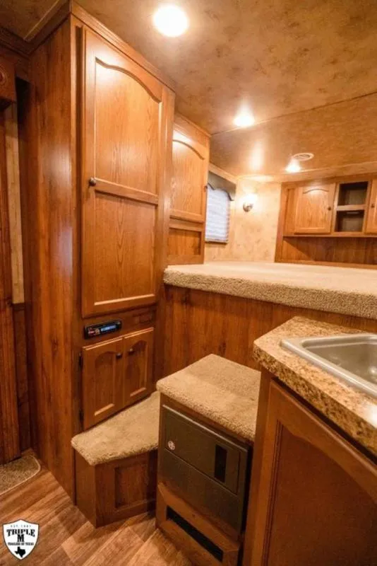 used Horse Trailers Lakota  for sale, in Willspoint, TX Thumbnail 4