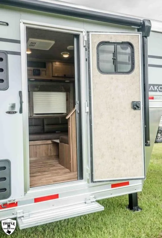 new Horse Trailers Lakota  for sale, in Willspoint, TX Thumbnail 14