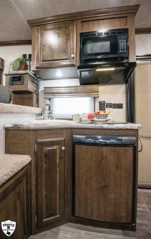 new Horse Trailers Sundowner Trailers  for sale, in Willspoint, TX Thumbnail 7