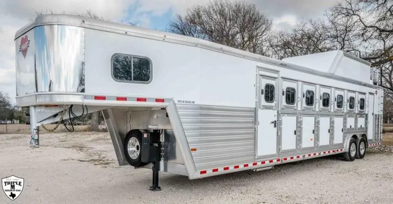 2025 Hart Trailers TRADITION Horse Trailer