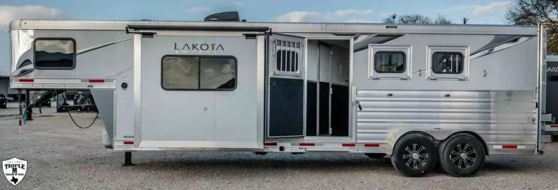 used Horse Trailers Lakota  for sale, in Willspoint, TX Thumbnail 3