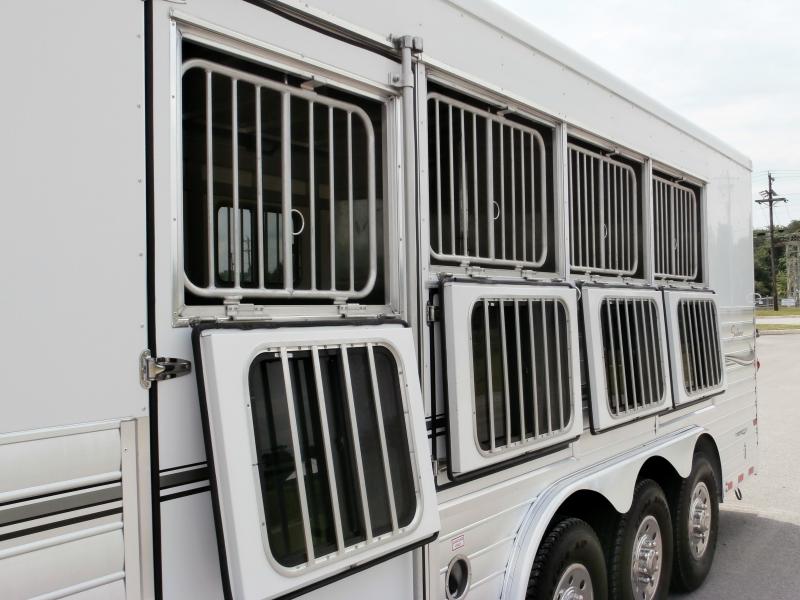 used Horse Trailers Sundowner Trailers  for sale, in Grimsley, TN Thumbnail 9