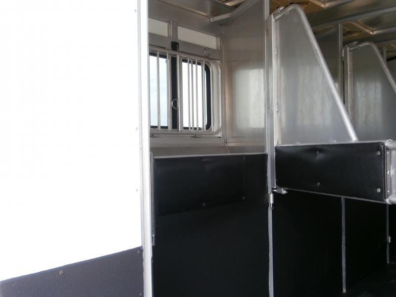 used Horse Trailers Sundowner Trailers  for sale, in Grimsley, TN Thumbnail 13