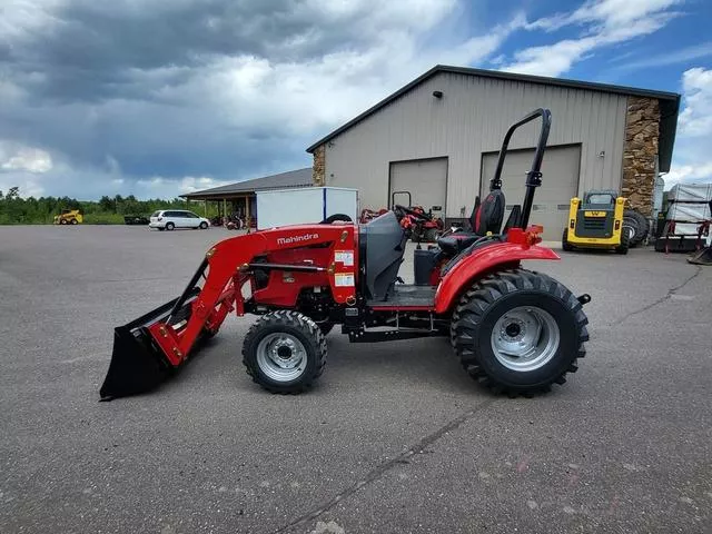 new Other Trailers Mahindra  for sale, in Chippewa Falls, WI Thumbnail 2