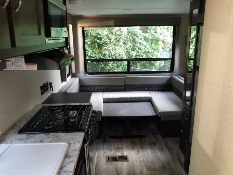 used Travel Trailers Keystone RV Springdale for sale, in Gresham, OR Thumbnail 9