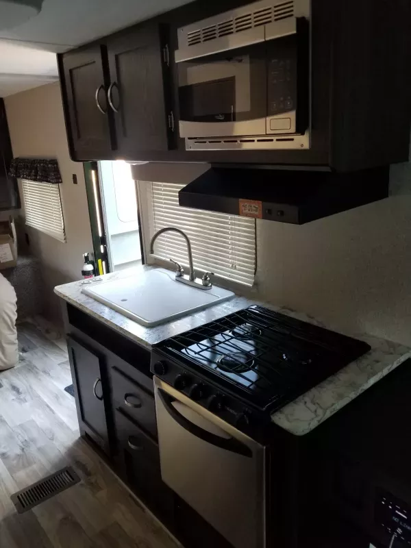 used Travel Trailers Keystone RV Springdale for sale, in Gresham, OR Thumbnail 6