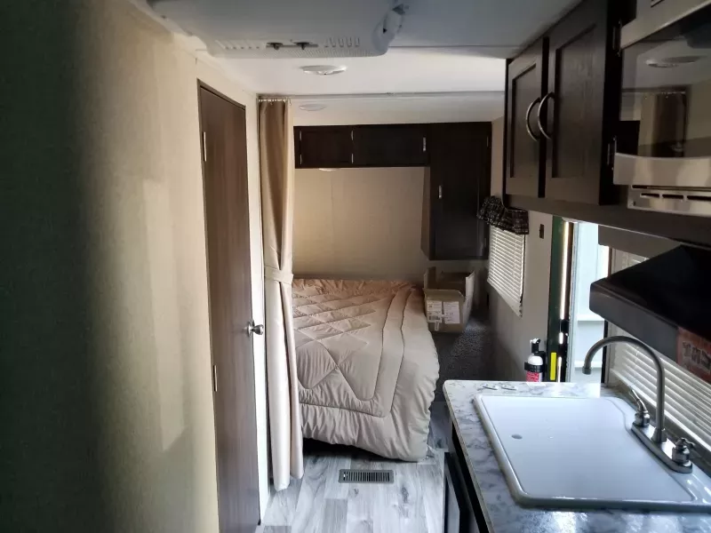 used Travel Trailers Keystone RV Springdale for sale, in Gresham, OR Thumbnail 3