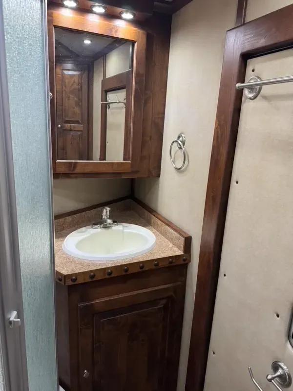 used Horse Trailers Logan Coach Trailers  for sale, in Marsing, ID Thumbnail 10