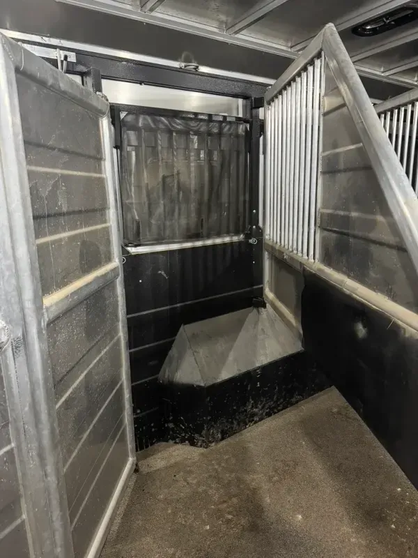 used Horse Trailers Logan Coach Trailers  for sale, in Marsing, ID Thumbnail 26