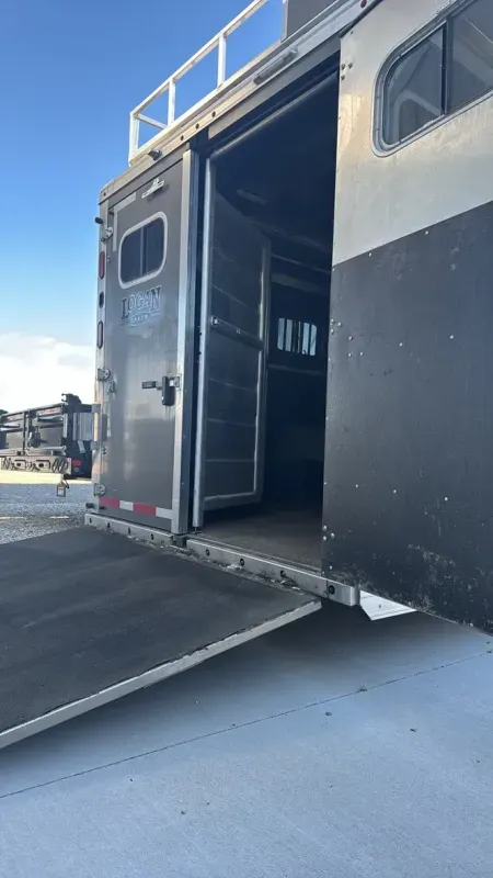 used Horse Trailers Logan Coach Trailers  for sale, in Marsing, ID Thumbnail 28