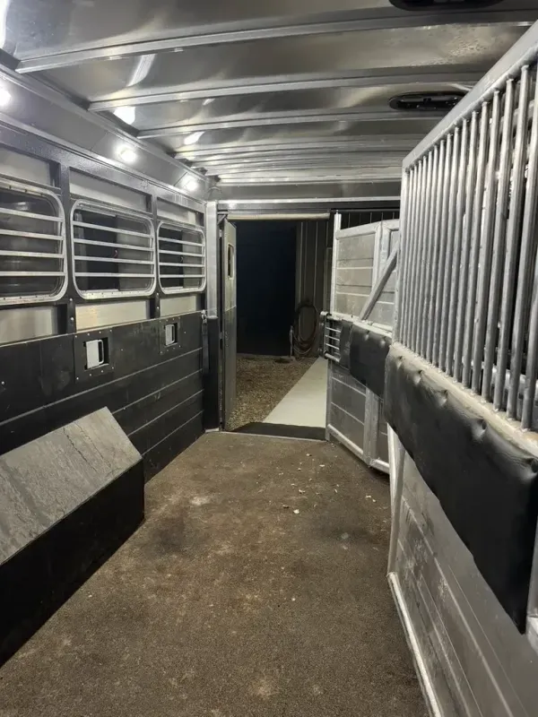 used Horse Trailers Logan Coach Trailers  for sale, in Marsing, ID Thumbnail 22