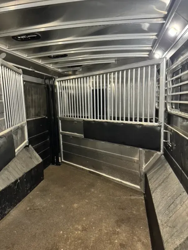 used Horse Trailers Logan Coach Trailers  for sale, in Marsing, ID Thumbnail 19