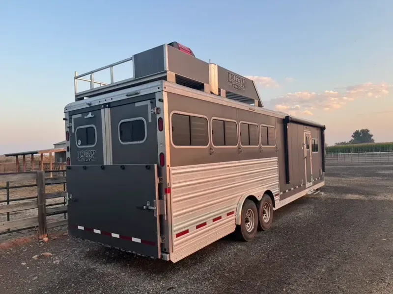 used Horse Trailers Logan Coach Trailers  for sale, in Marsing, ID Thumbnail 3