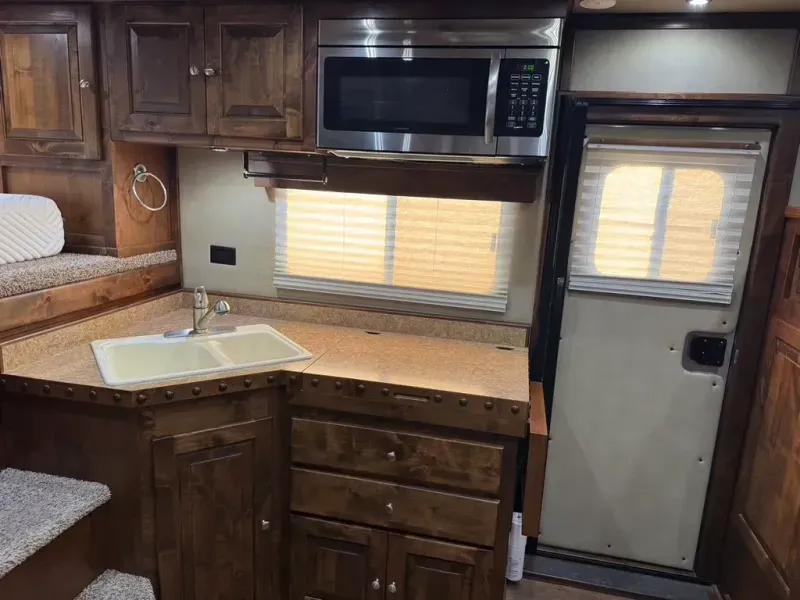 used Horse Trailers Logan Coach Trailers  for sale, in Marsing, ID Thumbnail 7