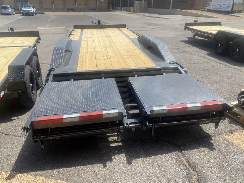 H9X 10224 22k' w/drive over fenders Equipment Trailer