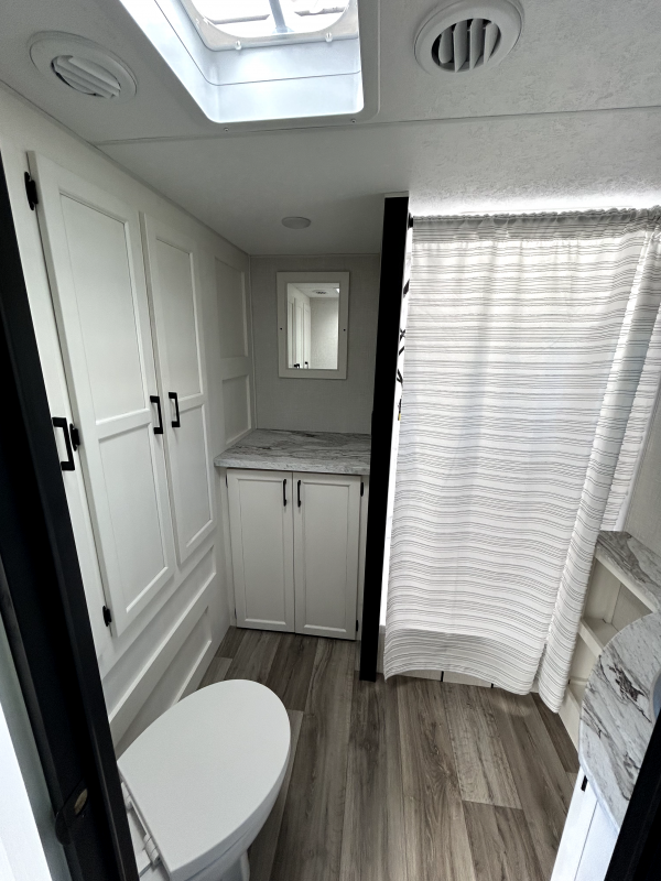 new Travel Trailers Venture Stratus for sale, in Paducah, KY Thumbnail 10