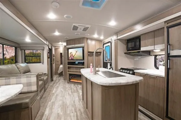 used Travel Trailers Grand Design RV Imagine for sale, in Mayfield, KY Thumbnail 4