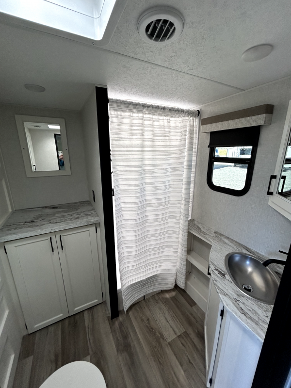 new Travel Trailers Venture Stratus for sale, in Paducah, KY Thumbnail 9