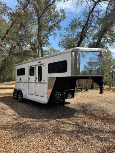 2016 Sundowner Trailers Charter TR SE Horse & Livestock