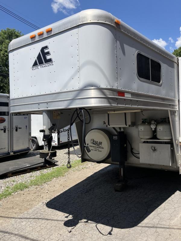 2006 Elite Trailers Elite 2H GN LQ Horse Trailer 2006 Elite Trailers Elite 2H GN LQ Horse Trailer